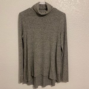 Long sleeve turtle neck